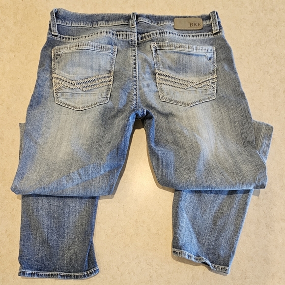 BKE - Picture 3 of 3